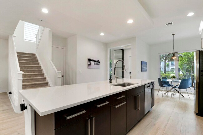Building Photo - 5029 Grandiflora Rd