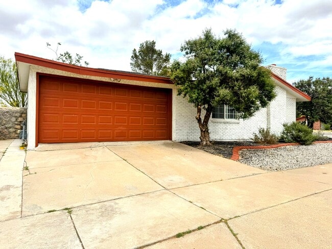 Building Photo - 139 Clairemont Rd