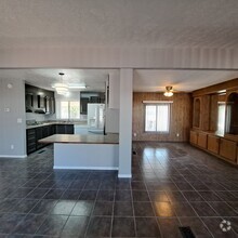 Building Photo - Four Bedroom Available for Immediate Move-...