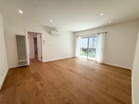 Building Photo - 515 Pier Ave