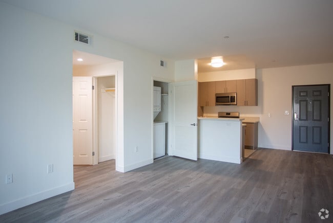 3BR, 2BA-1200 SF - MONARCH APARTMENTS