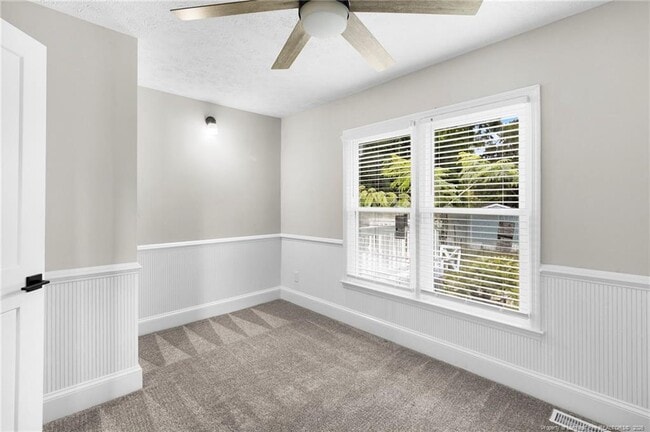 Building Photo - 2219 Westdale Dr