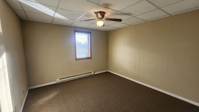 Building Photo - 2 Bedroom, 1 Bathroom Apartment For Rent D...