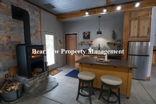 Building Photo - Super Cute, Short Term (SIX MONTHS) Fully Furnished Barndominum in Bailey!!