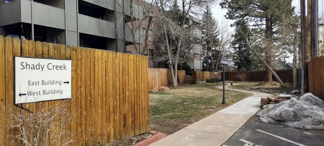 Building Photo - 1 Bed 1 Bath Condo in Central Boulder- Ava...