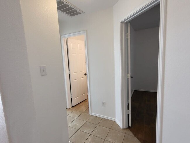 Building Photo - 6709 Mustang Creek Rd