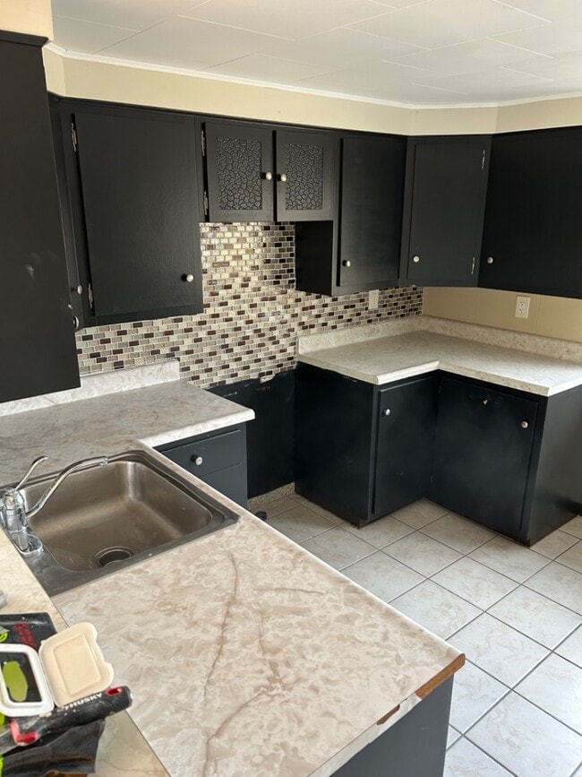 Building Photo - 617 Independence Dr