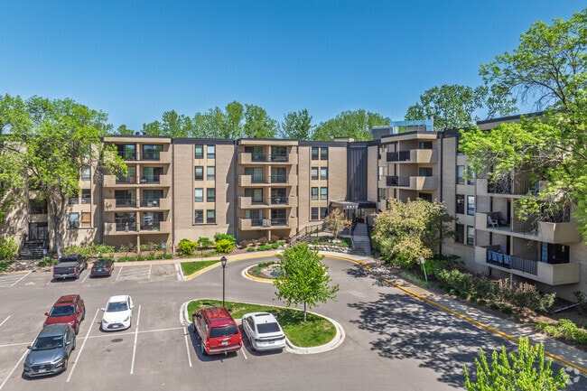 Building Photo - 6650-6730 Vernon Ave S