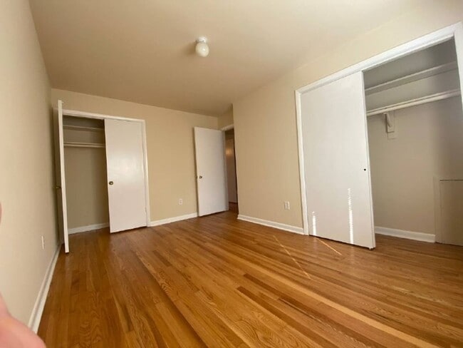 Building Photo - A spacious two bedroom, one and one half bath condo townhouse located in the northern section of ...
