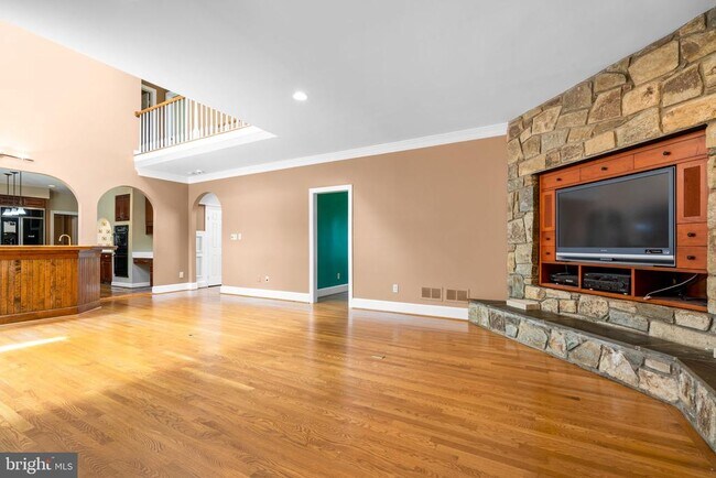Building Photo - 1301 Daviswood Dr
