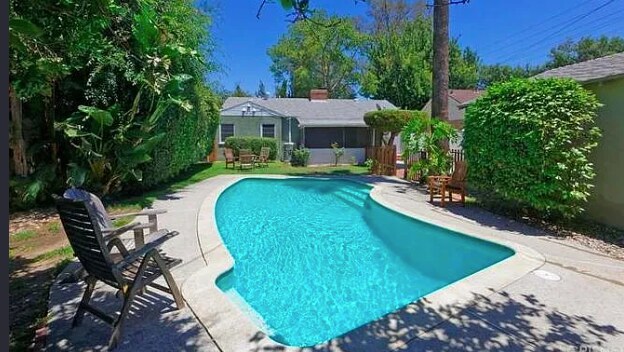 Building Photo - 5807 Beck Ave