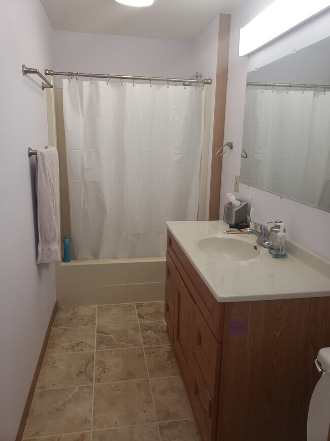 Building Photo - 2267 S Syene Rd