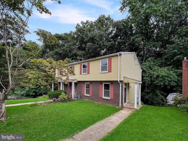 Building Photo - 811 Calvert Towne Dr