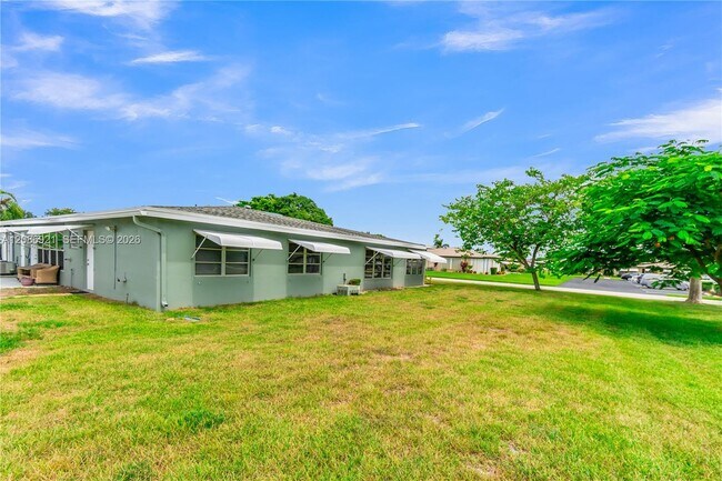 Building Photo - 775 North Dr