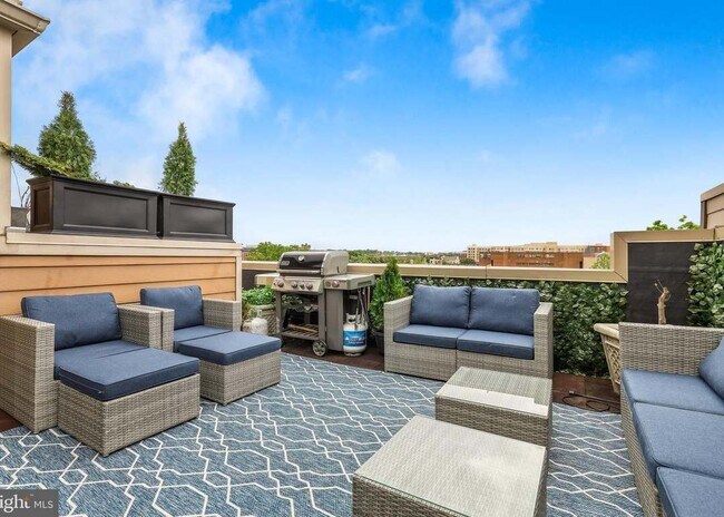 Building Photo - 11th STREET NW 2-2