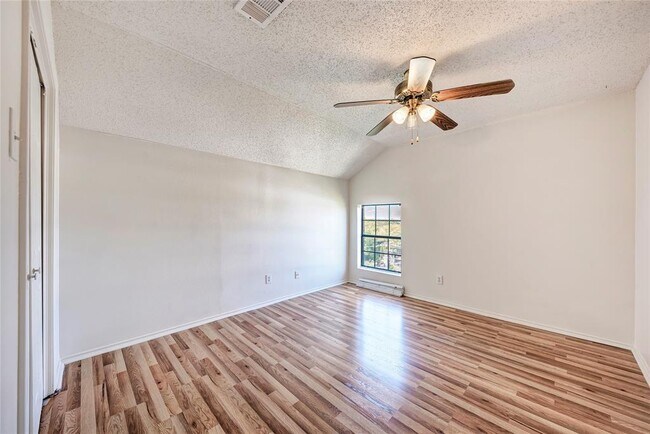 Building Photo - 2401 Leon St