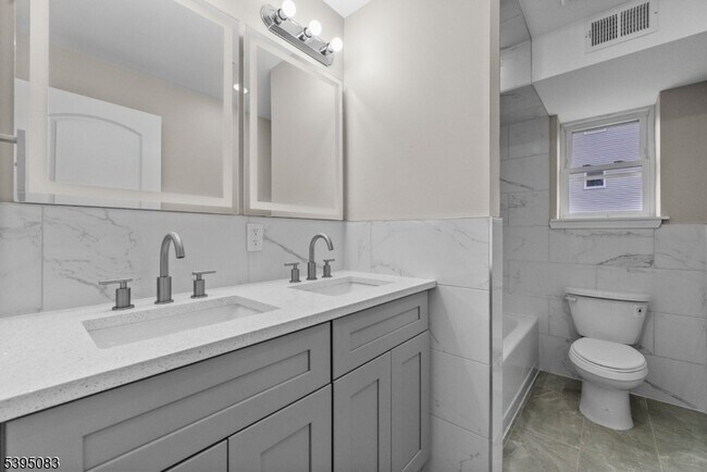 Building Photo - 24 Garibaldi Ave