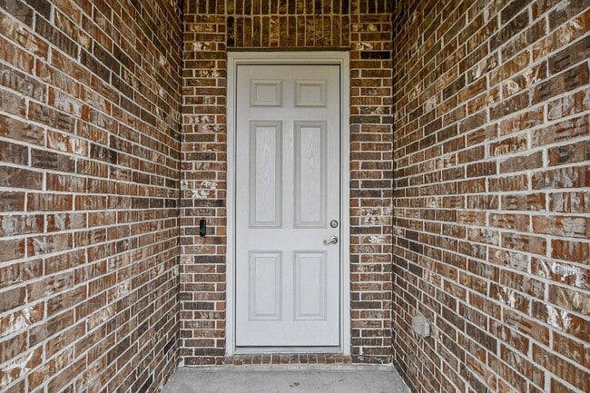 Building Photo - 6142 Thief River Fls Dr