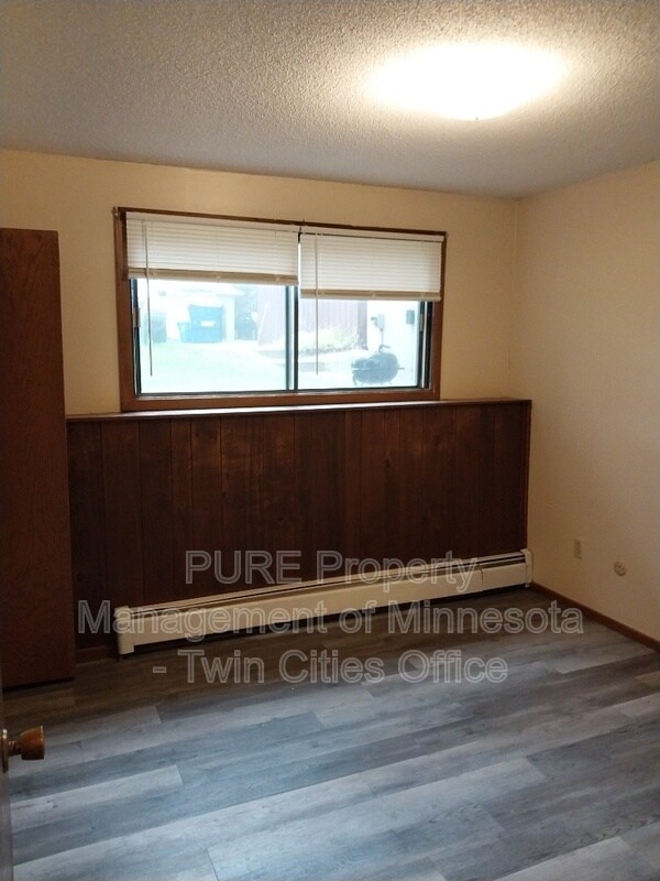 Building Photo - 144 13th Ave S