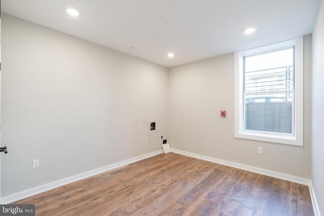 Building Photo - 435 N 35th St