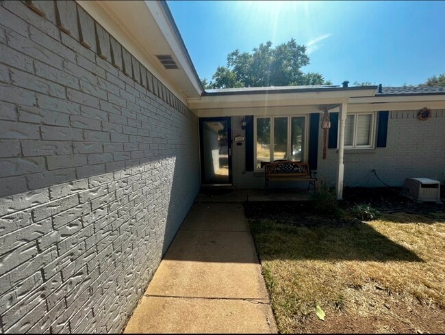 Building Photo - 7009 Wayne Ave
