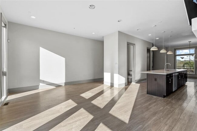 Building Photo - 63 Reynolds Square Ln