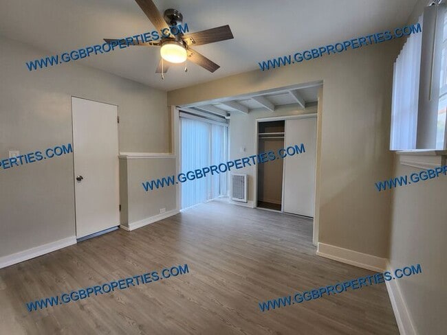 Building Photo - ** Self Guided Tour **Belmont Shores Updat...