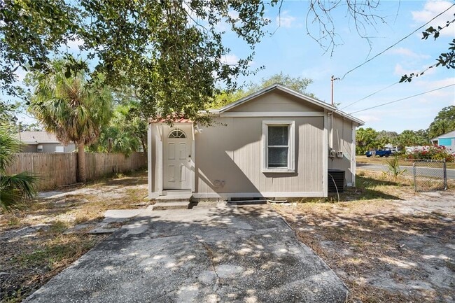 Building Photo - 2000 43rd St S