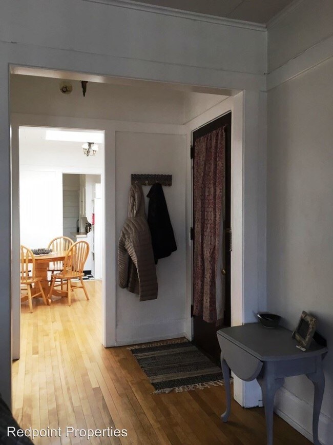 Building Photo - 715-719 Broadway N