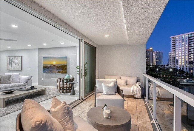 Building Photo - 650 Golden Gate Point