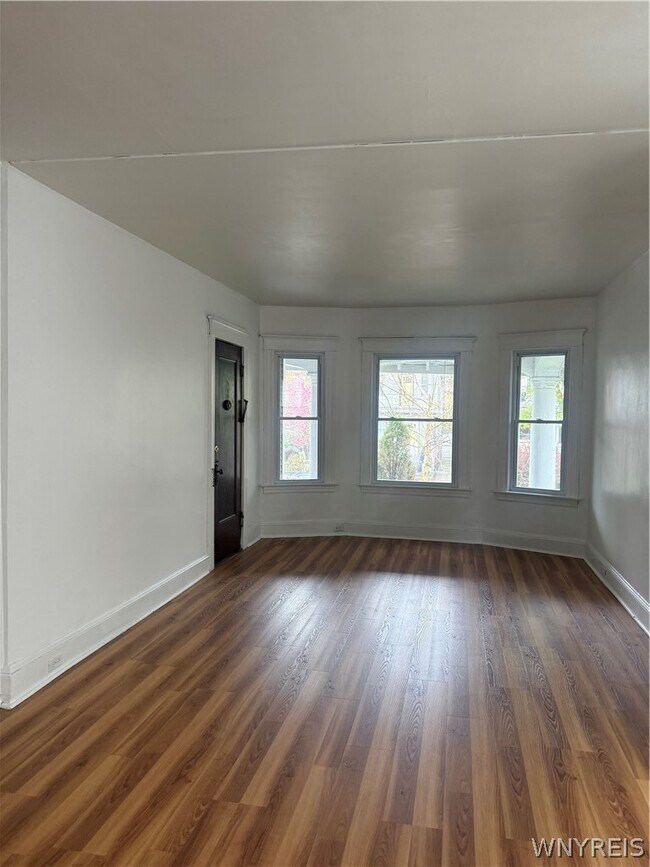 Building Photo - 37 Inwood Pl