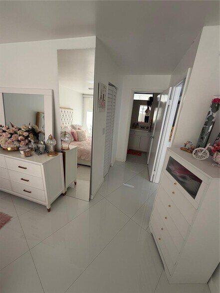 Building Photo - 13198 SW 10th Terrace Dr