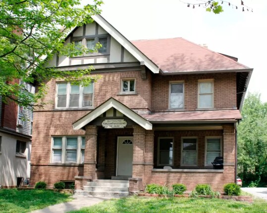 Building Photo - 222 E 16th Ave