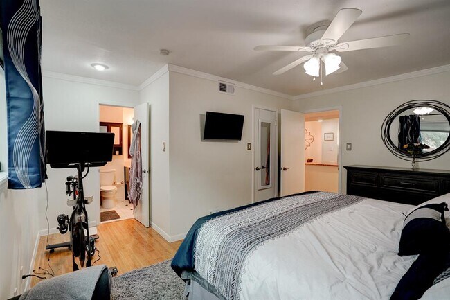 Building Photo - 7920 Rockwood Ln