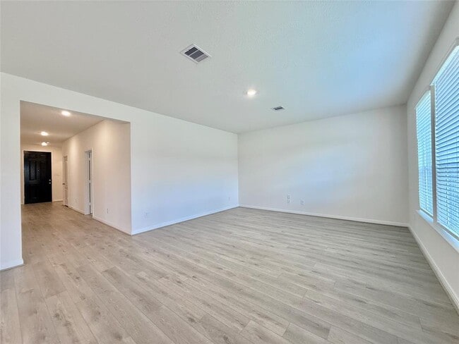 Building Photo - 18227 Dahlia Dale Dr