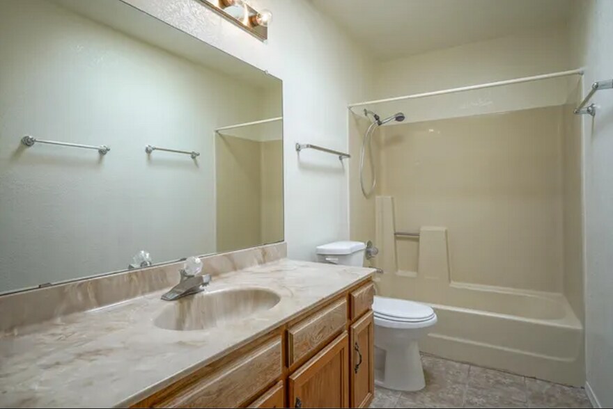Second full bath - 6909 Cleghorn Rd NW