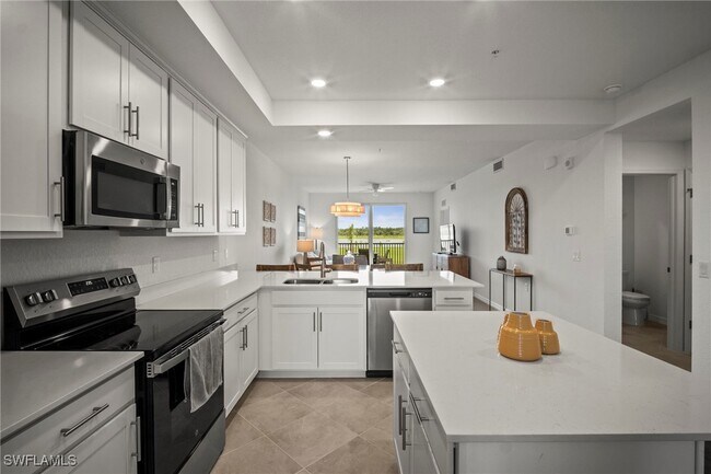 Building Photo - 15285 Grn Acrs Ave