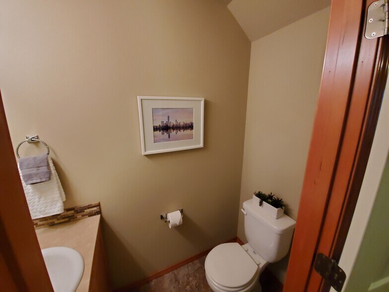 Building Photo - 176 N Township St