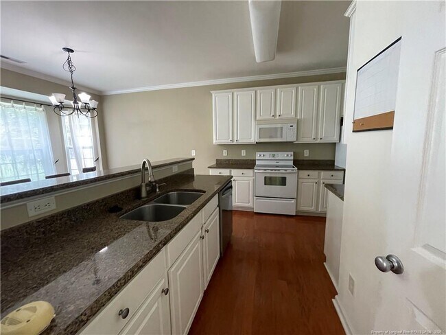 Building Photo - 1015 Goldmist Ln