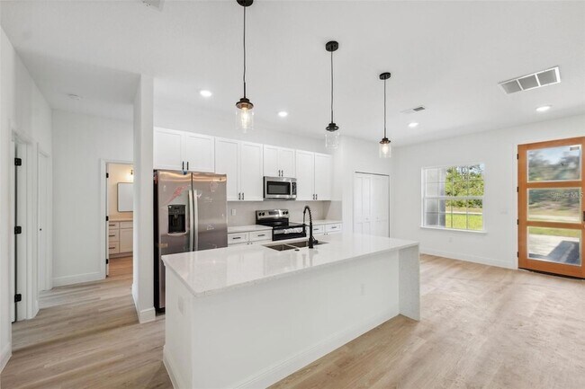 Building Photo - 3072 SW 168th Loop
