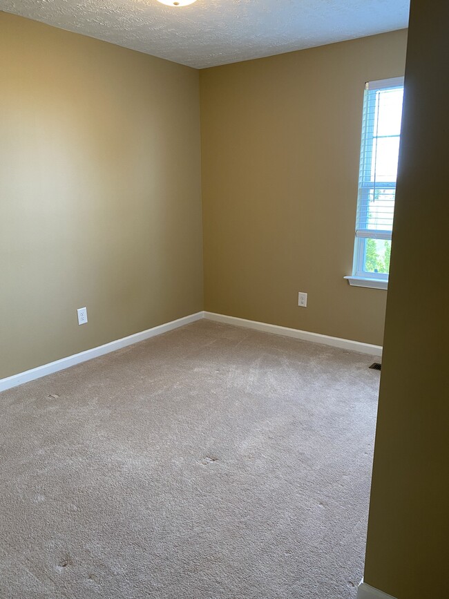 Building Photo - 2319 New Holland Cir