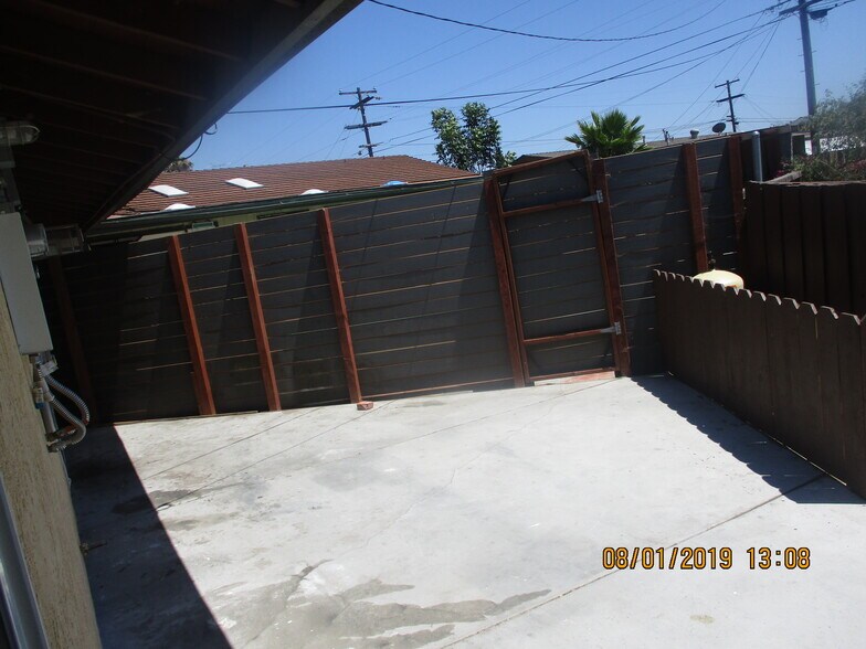 Building Photo - 5553 Dorothy Dr