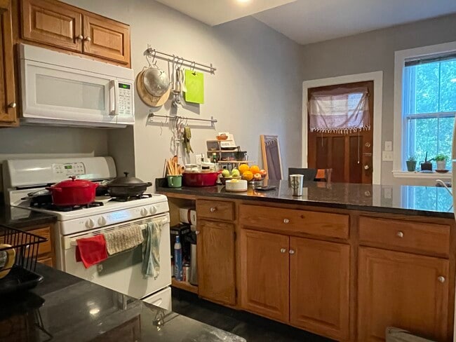 Building Photo - 8 Ivaloo St