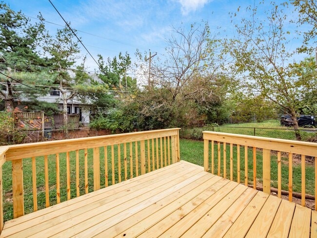 Building Photo - 8235-8237 Goldsmith Dr