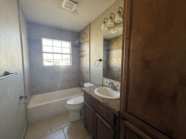 Building Photo - 3403 Thomas Ave