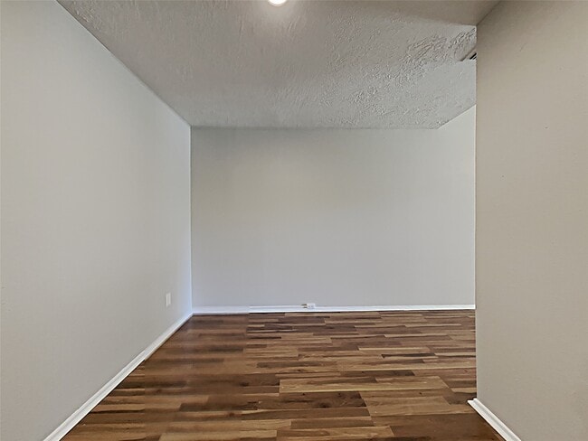 Building Photo - 2214 Spring Dusk Dr