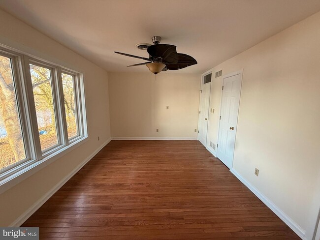 Building Photo - 5738 Griffith Lake Dr