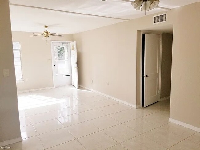 Building Photo - 1616 Adkins Dr
