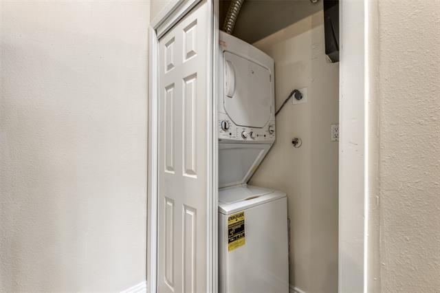 Building Photo - 3208 Cole Ave