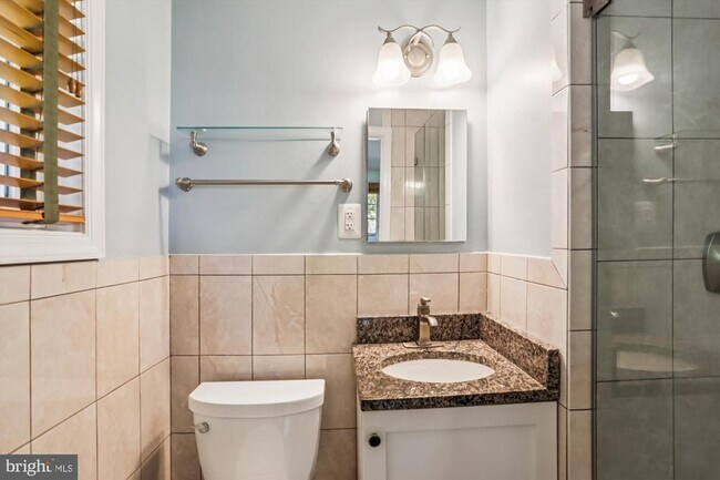 Building Photo - 4406 Rosedale Ave